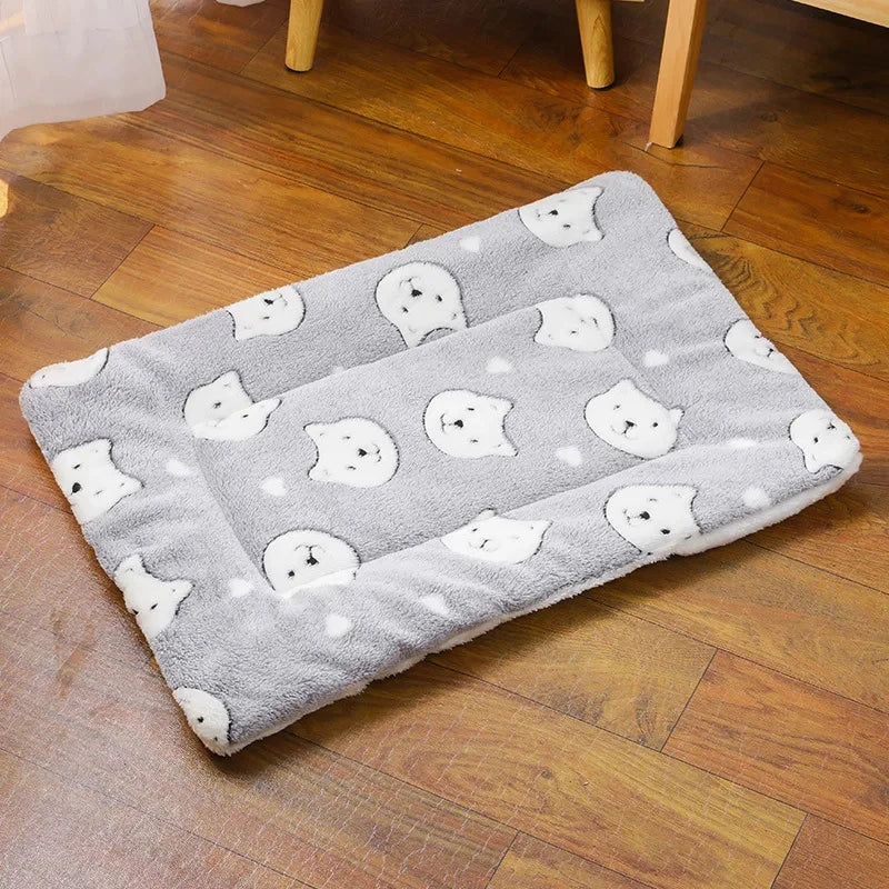 Soft Flannel Pet Sleeping Mat for Cats and Small Dogs - Grey bear / L-61x41cm / Square