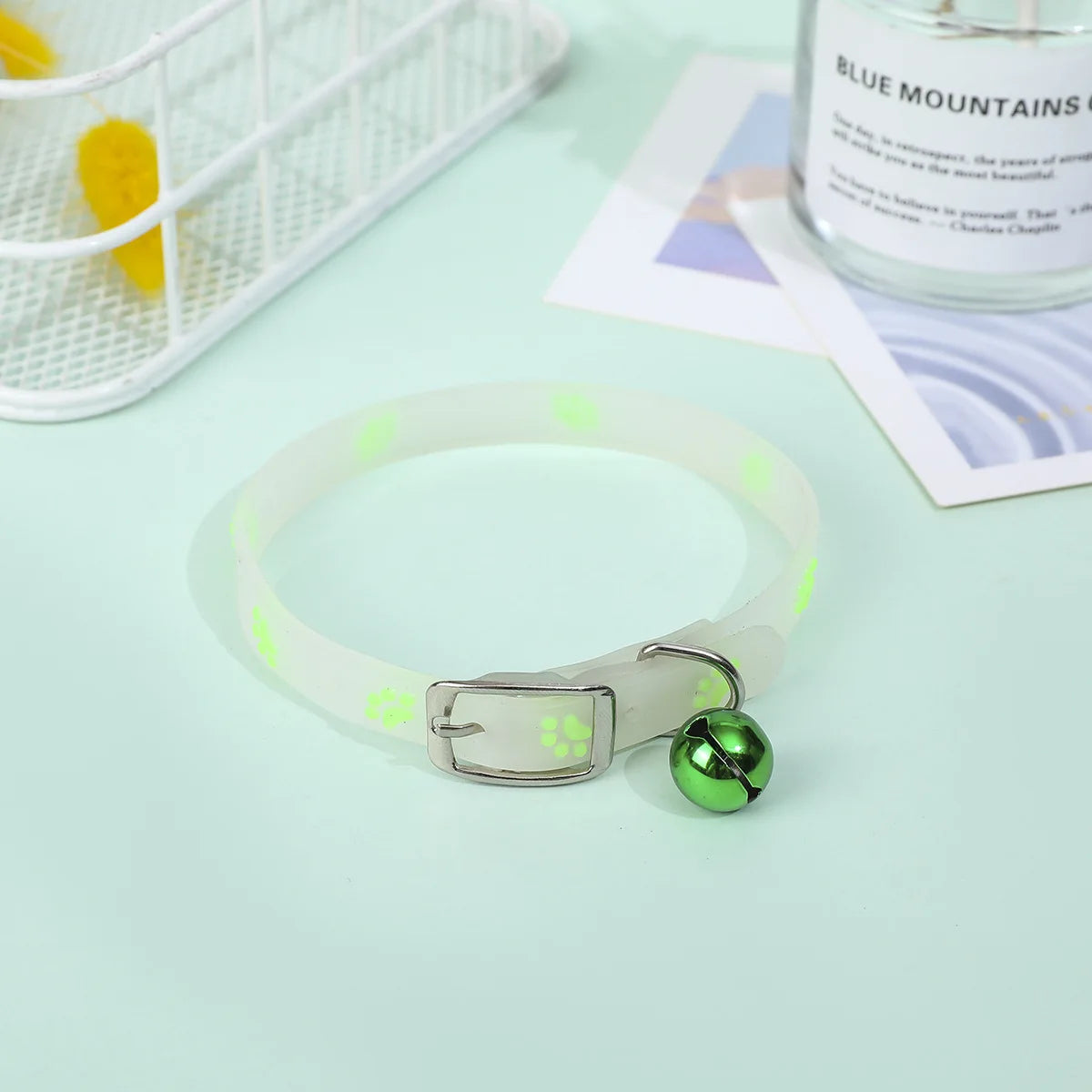 Luminous Glow-in-the-Dark Cat Collar with Bell - green