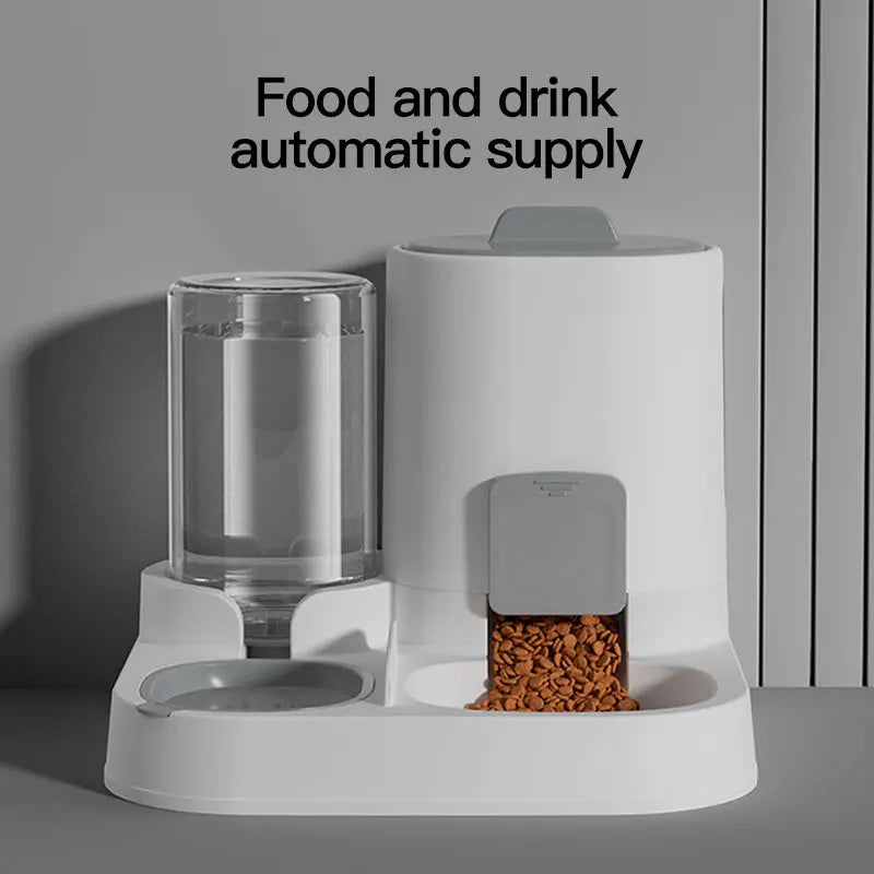 Spill-Proof Gravity Cat Water Dispenser and Feeder - close-up