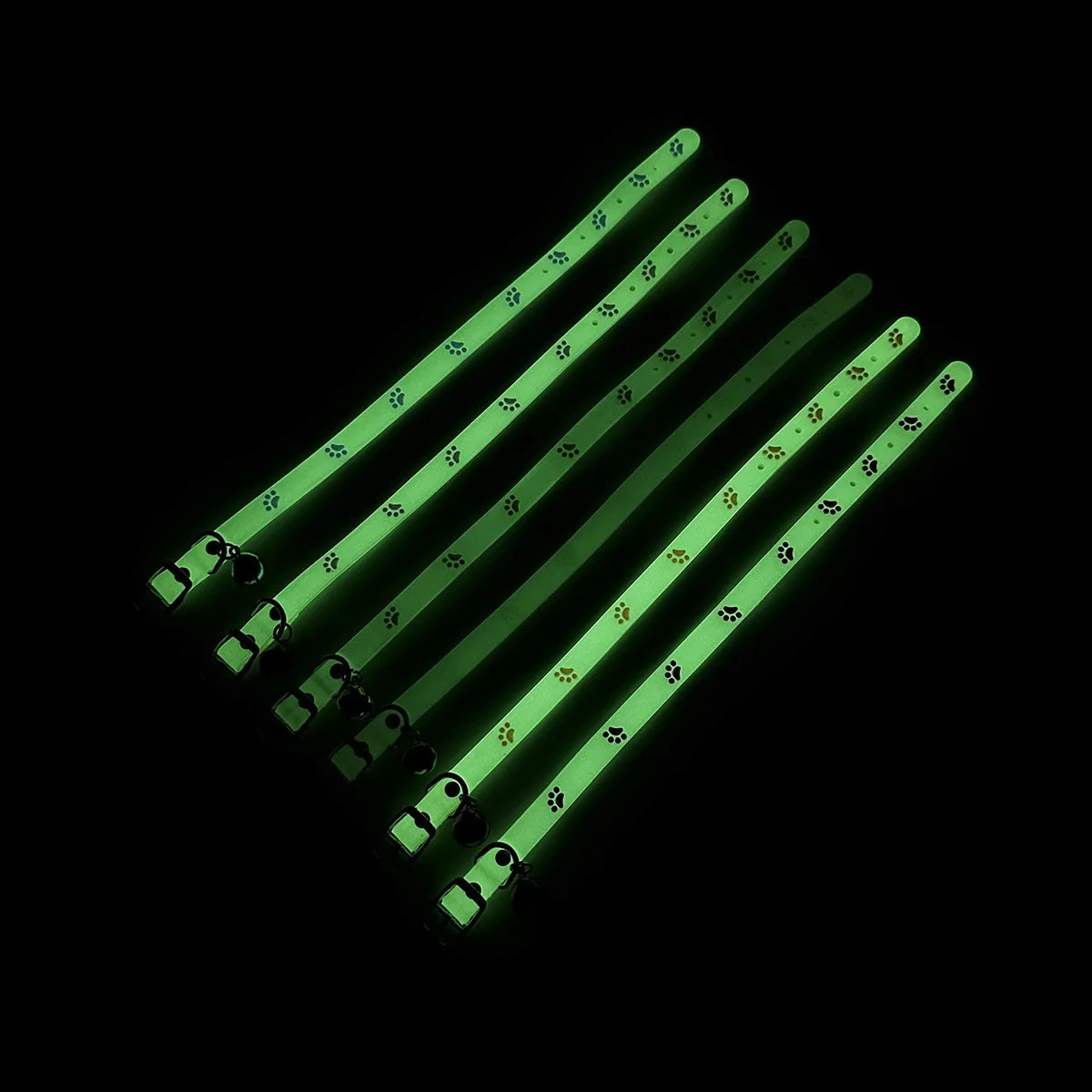 Luminous Glow-in-the-Dark Cat Collar with Bell - detail